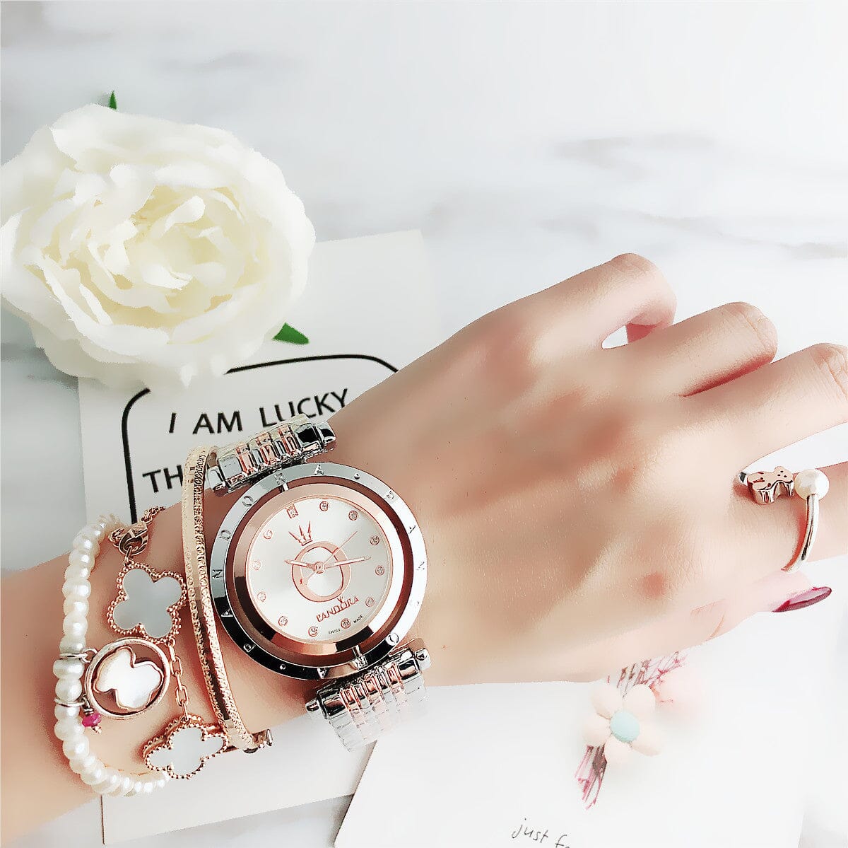 P A N D O R A Moments Glamour